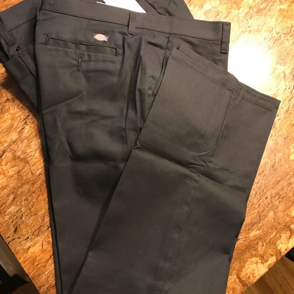 NWT Women’s Dickies - Picture 4 of 4